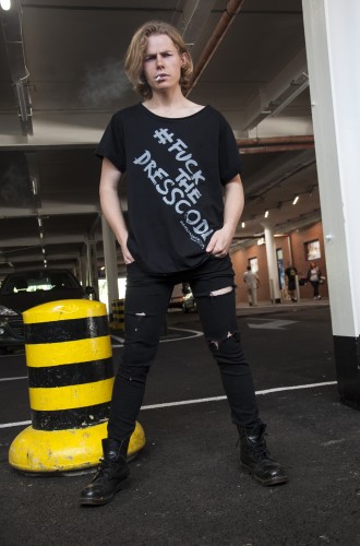 t shirt koszula slim fit naczarno czarny t shirt polscy projektanci polska moda